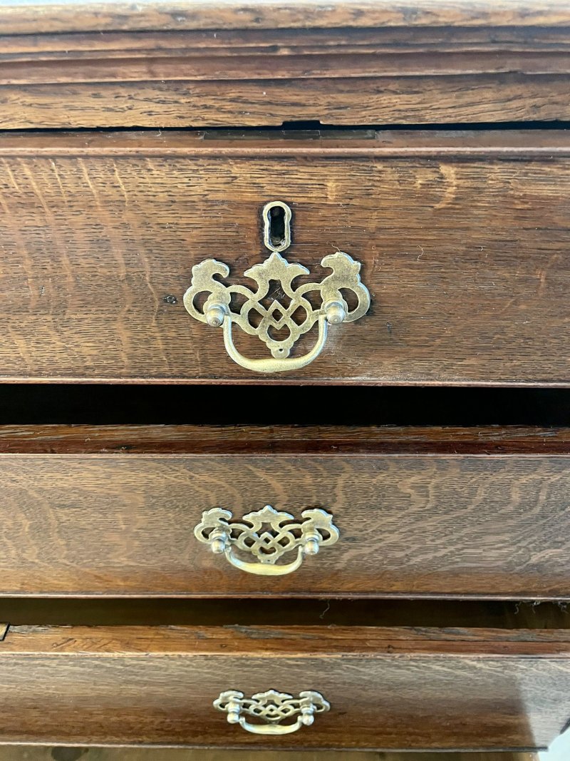 Antique George III Quality Oak Chest of Drawers - Image 8